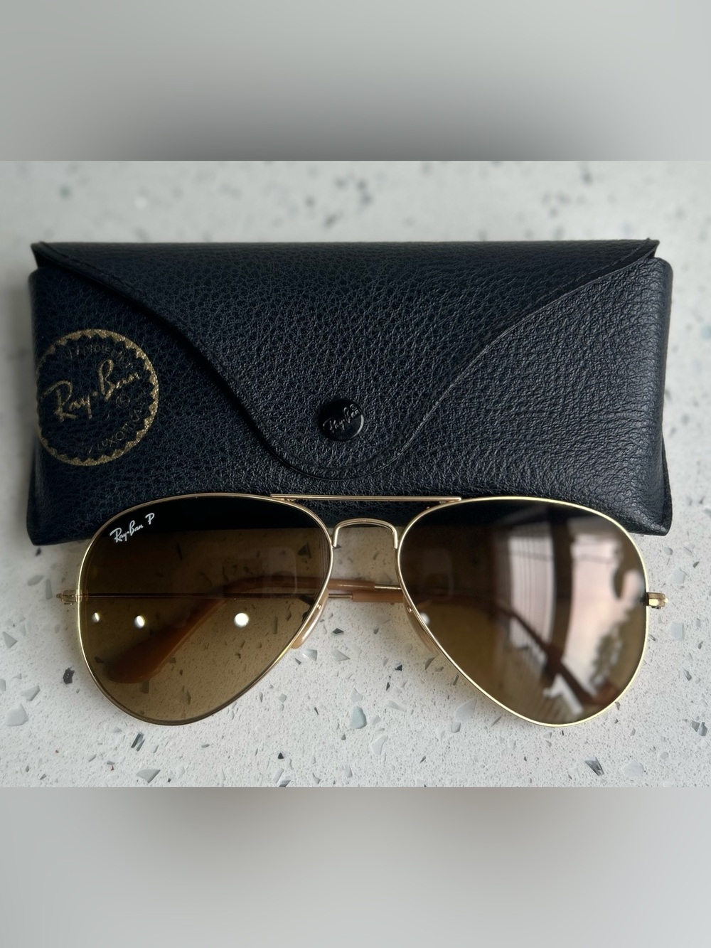 Ray-Ban Gold Aviater Classic Frame Womens Sunglasses with Brown Gradient Lenses